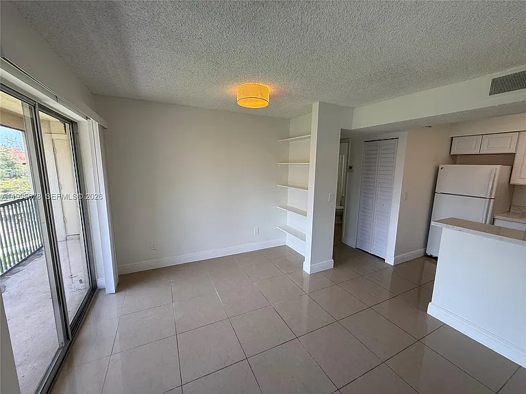 1253 SW 46th Ave #1608 — Photo 3