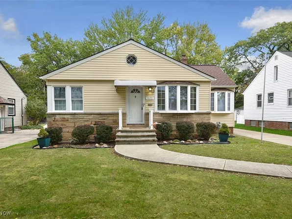 10172 Keswick Dr, Parma Heights, OH 44130