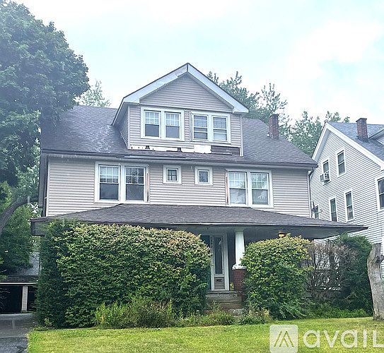 1st image of 2393 Woodmere Dr Unit 1