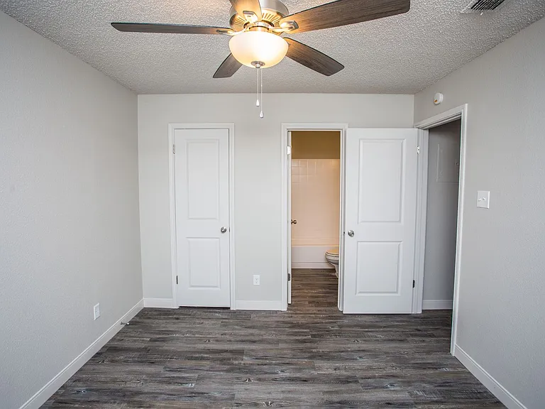 Saddlewood Apartments — Photo 21