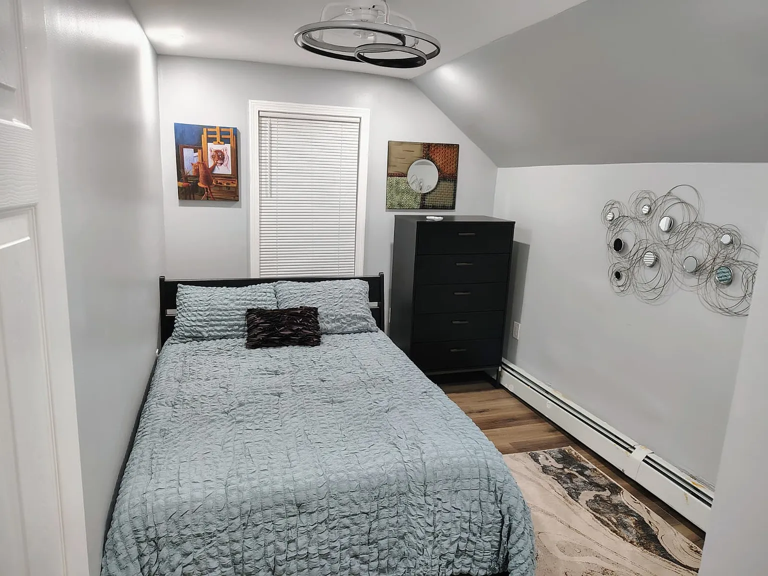4 bed, 1225 sqft, $4,850 — Photo 4