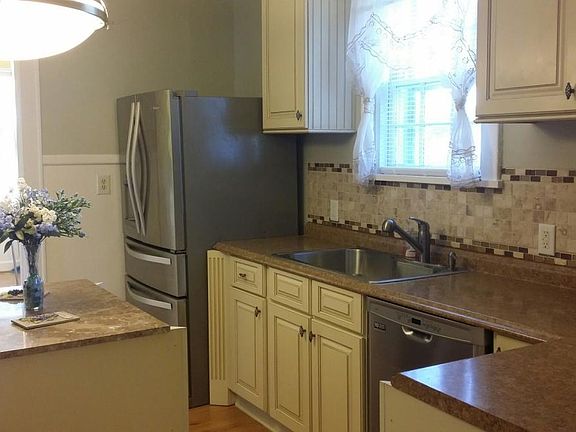 Kitchen - full matching stainless appliances