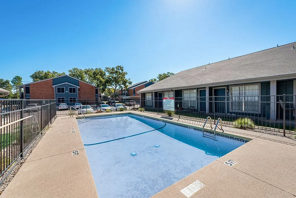Pecan Square Apartments — Photo 4