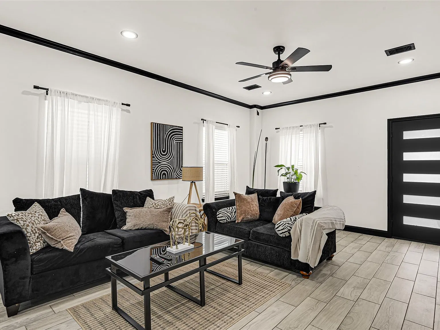 2 bed, 2.5 bath, 1310 sqft, $2,500 — Photo 4