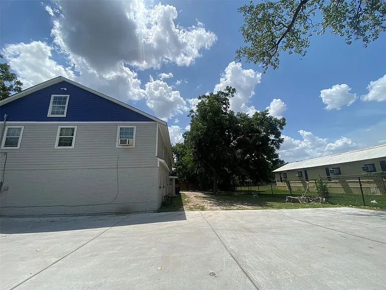 5301 Collingsworth St #9 — Photo 2
