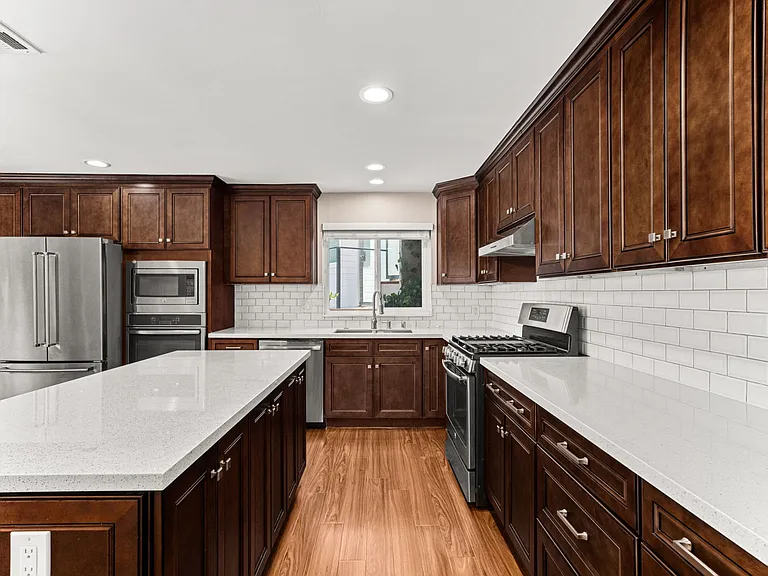 3751 Prestwick Dr — Photo 15