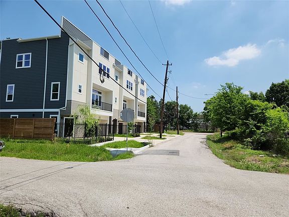 5th image of 3110 Gray St