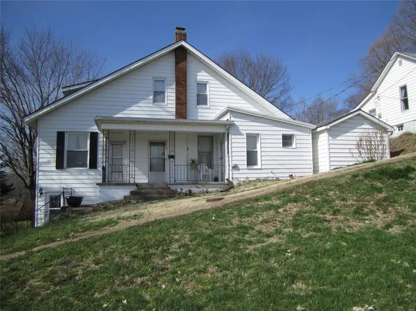 902 N 3rd St, Louisiana, MO 63353