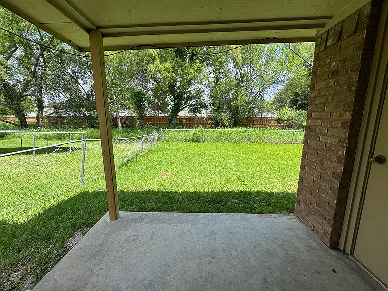 1210 Monroe Lp — Photo 21