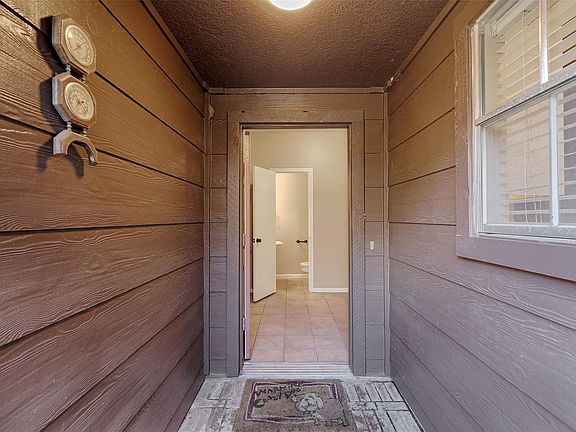5th image of 102 Willowwood Cir