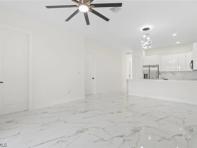 430 Petite Ave — Photo 41