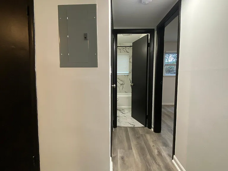 740 Mozley Dr SE #B6 — Photo 7