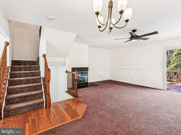 8146 Hazy Dawn Ct, Pasadena, MD 21122