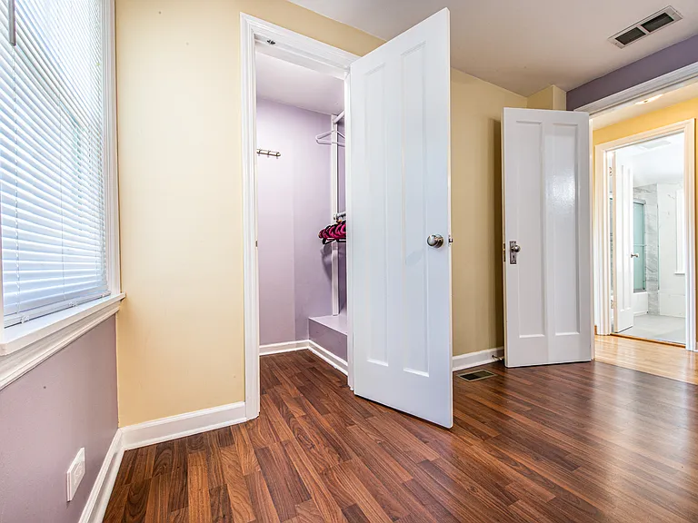 6611 W Foster Ave — Photo 23