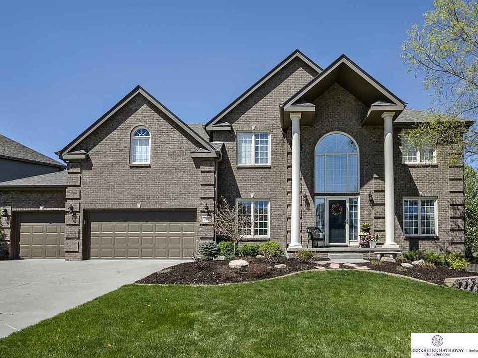 1st image of 3918 S 192nd Ave