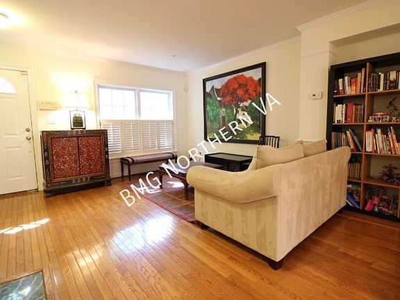 5th image of 2304 N Greenbrier Ct #206