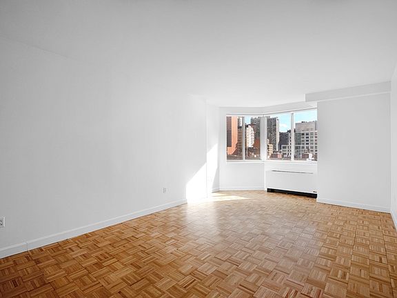 3rd image of 420 W 42nd St APT 5B