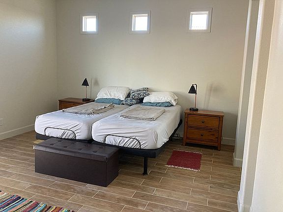 Master King adjustable bed