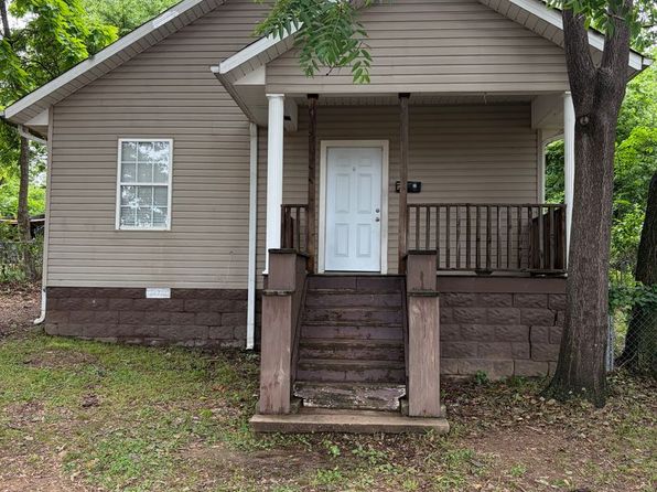 1911 Cherry St