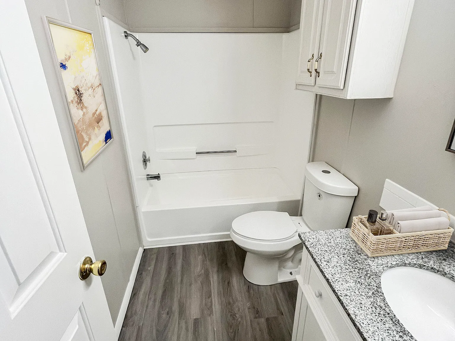 3 bed, 2.0 bath, 2600 sqft, $966 — Photo 4