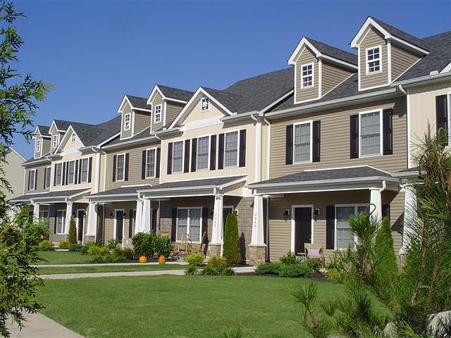 1st image of 22 New Holland Cres