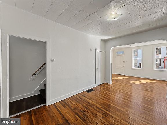 3rd image of 41 E Maple St