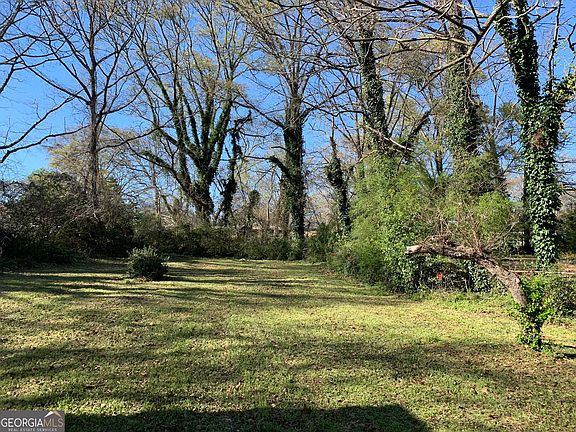 2nd image of 5085 Lake Dr