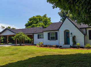 683 Green Hill Rd, Dandridge, TN 37725