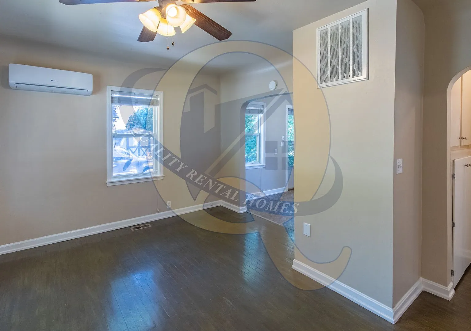 Well-maintained, Updated 2-bedroom home on double lot. — Photo 3