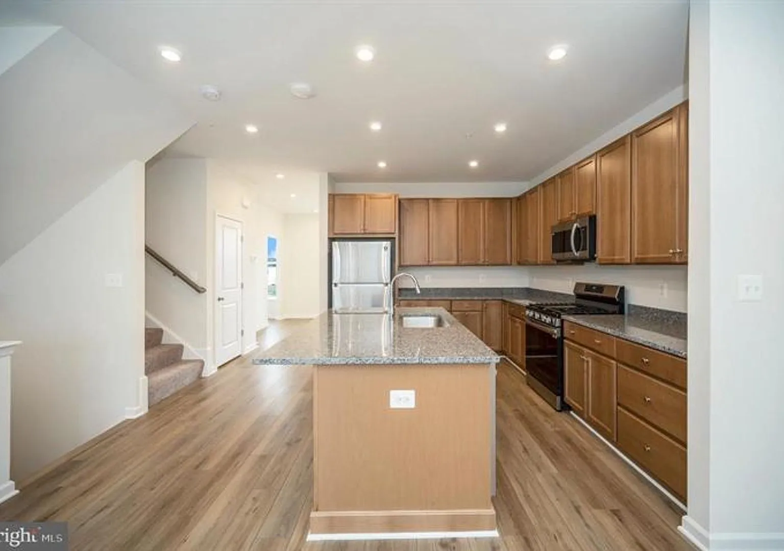 Light Filled Spacious Townhome — Photo 4