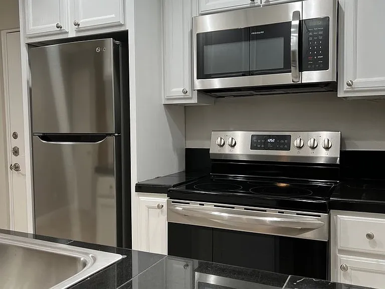 2413 Leon St #103 — Photo 9