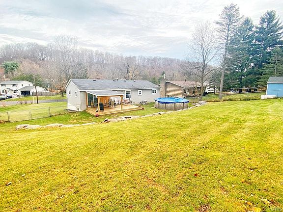 3rd image of 127 Margo Ln