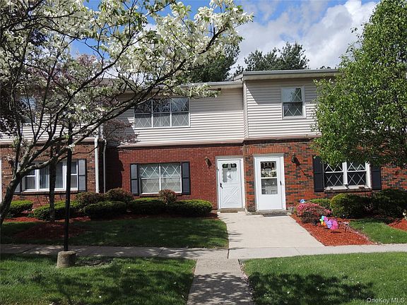 2nd image of 276 Temple Hill Road #207