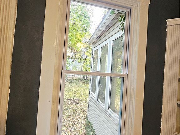 5th image of 14615 Westropp Ave