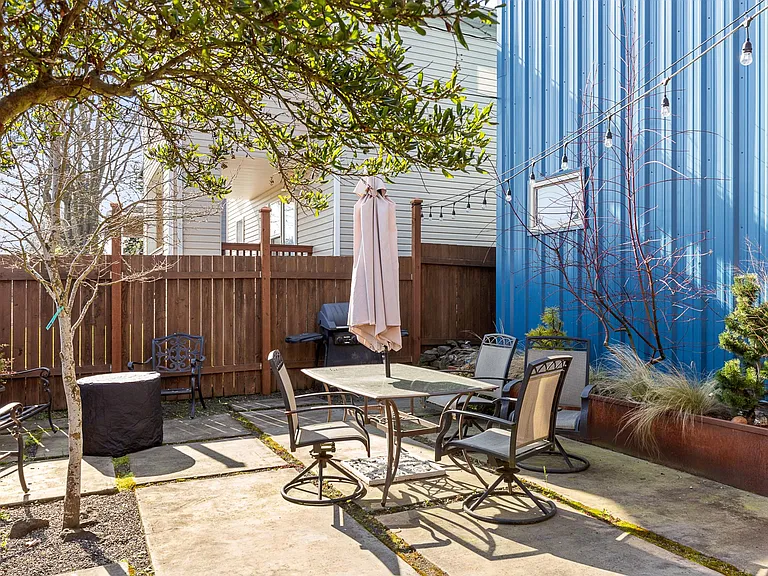 1034 NE Ainsworth St #C — Photo 18