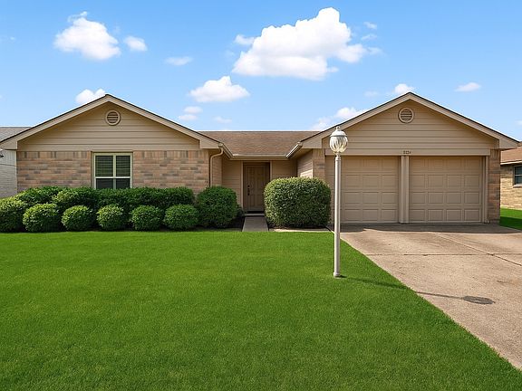 4th image of 19907 Lions Gate Dr #19907