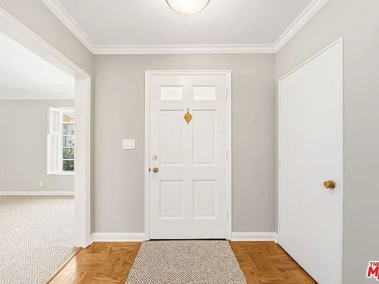 951 Masselin Ave — Photo 3