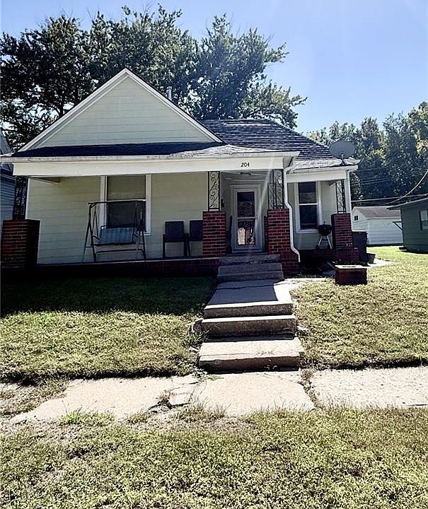 1st image of 204 E Cliff St