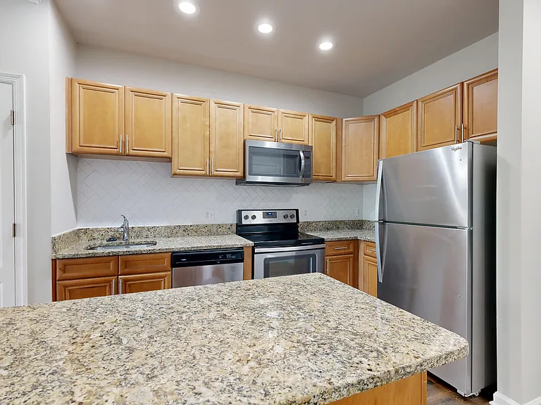 Signal Hill Apartment Homes — Photo 50