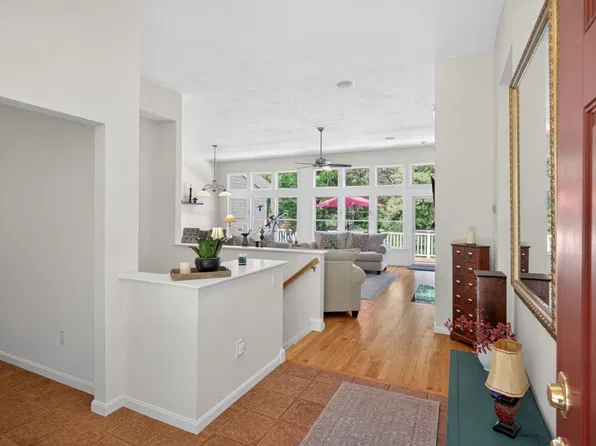 51 Forest Edge, Plymouth, MA 02360