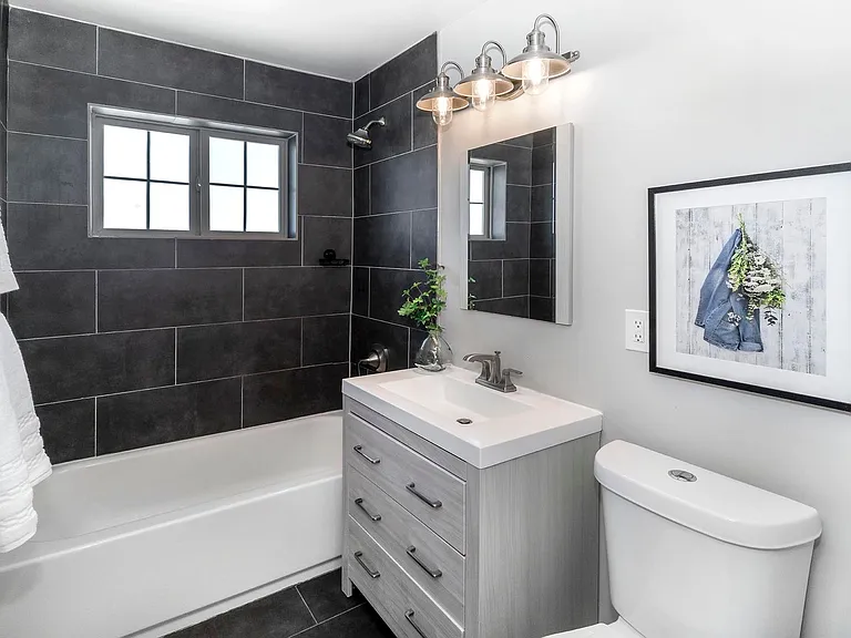 Sloan's Lake: 2-Bedroom 1 Bath With High-End Finishes — Photo 23