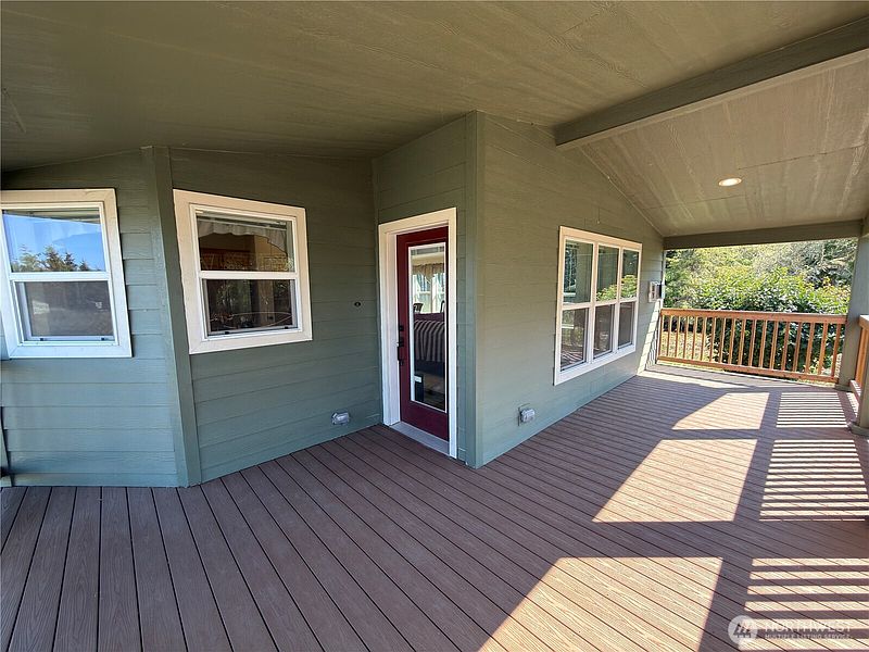 2nd image of 160 Sea Lawn Drive