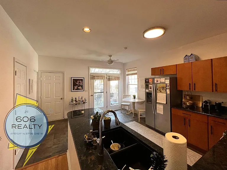 220 W Scott St #G — Photo 9