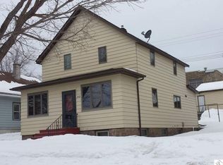 312 1st St SW, Chisholm, MN 55719