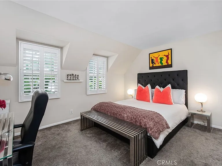 4323 Laurelgrove Ave — Photo 44