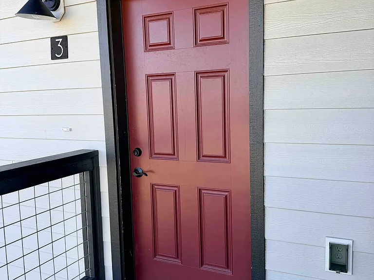 1040 Enterprise Dr #3 — Photo 2