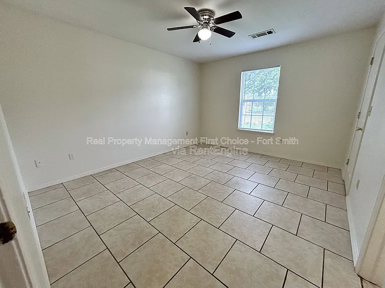 1851 Brazil Ave — Photo 12