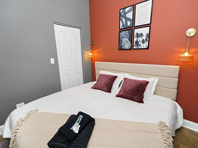 321 S Richmond St #2 — Photo 11