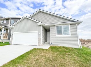 522 Kingfisher Dr, Norwalk, IA 50211