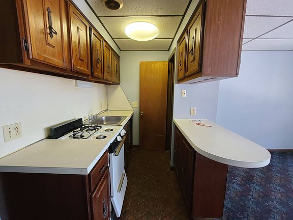 3rd image of 472-474 S Main St #6